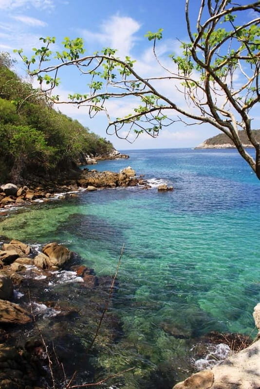 Huatulco: Bays of Huatulco boat tour - An Overview of the Experience