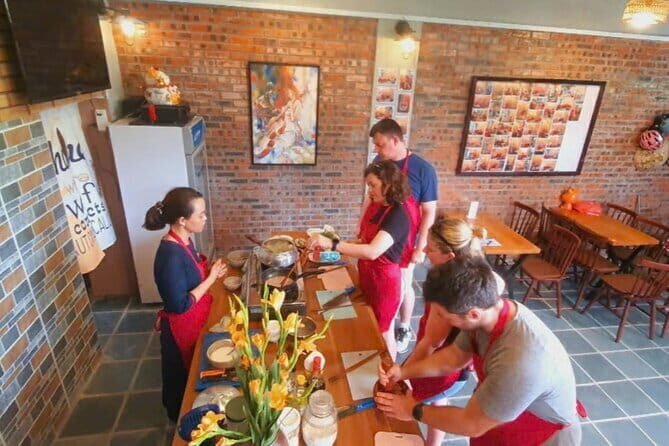Hue Cooking Class & Local Market: Best Restaurants with Madam Thu - FAQ