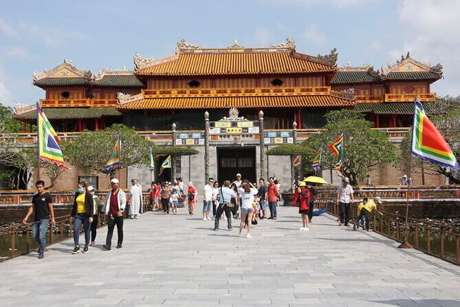 Hue Dragon Boat Tour: Perfume River, Royal Tombs, Thien Mu Pagoda - FAQ
