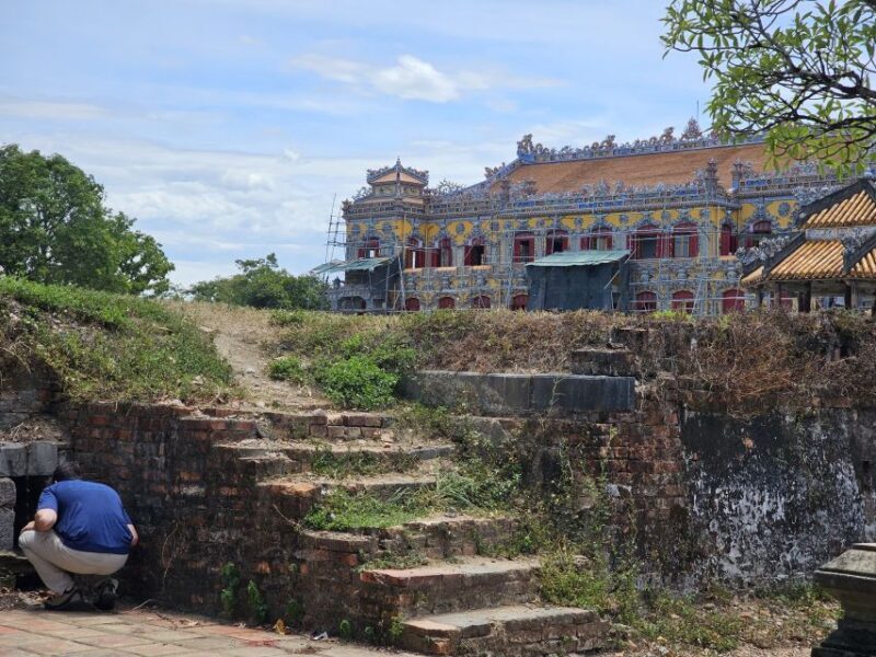 Hue Imperial city walking tour and optional royal tombs - Key Points