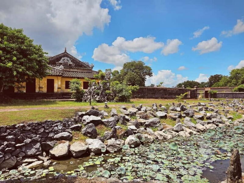 Hue Imperial city walking tour and optional royal tombs - Why This Tour Offers Excellent Value
