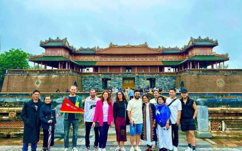Hue Imperial Private Tour via Hai Van Pass Train Experience - The Spiritual and Artistic Sights: Thien Mu Pagoda and Khai Dinh Tomb
