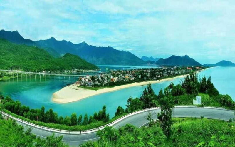 Hue Imperial Private Tour via Hai Van Pass Train Experience - Return Journey and Reflection