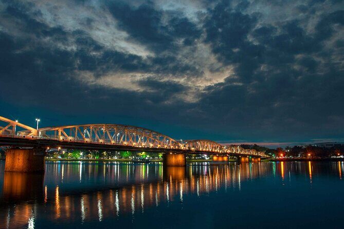 Hue Night Walking And Street Food Tour - Key Points: