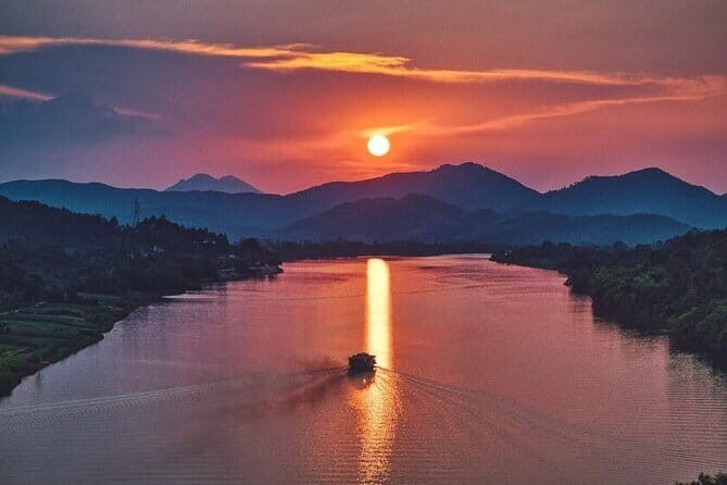 Hue Private Dragon Boat(Cruise):Sunrise/Sunset & Riskshaw Riding - The Reviewers Perspective: Authenticity and Practicalities