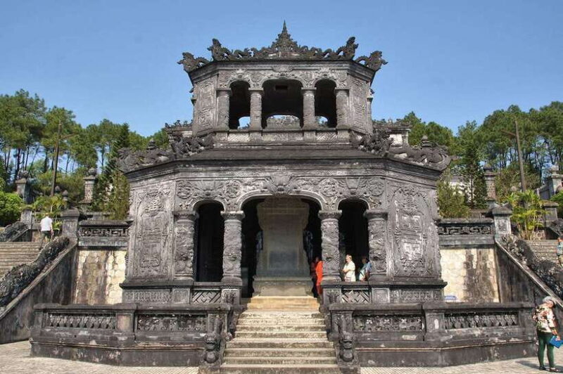 Hue: Royal Tombs, Pagoda, Perfume River by Dragon Boat & Car - Key Points