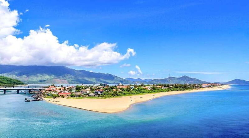 Hue to Hoi An Van Tour With English Guide & Scenic Views - Why This Tour Offers Good Value