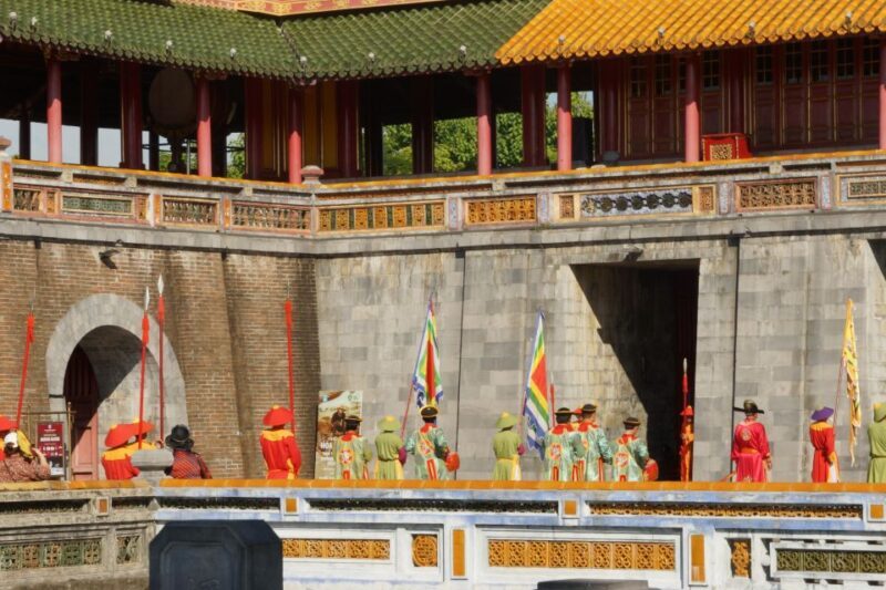 Hue:Deluxe Walking tour to Imperial City and Dong Ba Market - Who Should Consider This Tour?