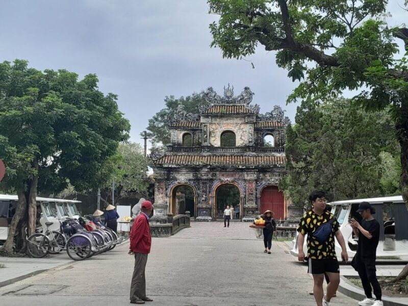 Hue:Deluxe Walking tour to Imperial City and Dong Ba Market - The Sum Up