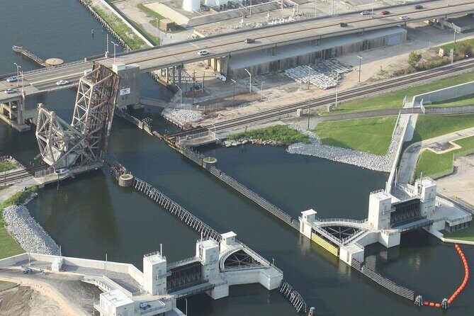 Hurricane Katrina: Past, Present and Future Driving Tour - Topography and Flooding Patterns