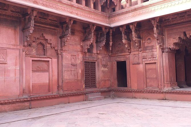 Hyderabad to Agra Taj Mahal Same Day Trip with Flights and lunch - FAQs