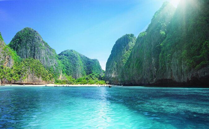 Hype Yacht : VIP Tour Phi Phi Island & Maya Bay from Phuket - Key Points