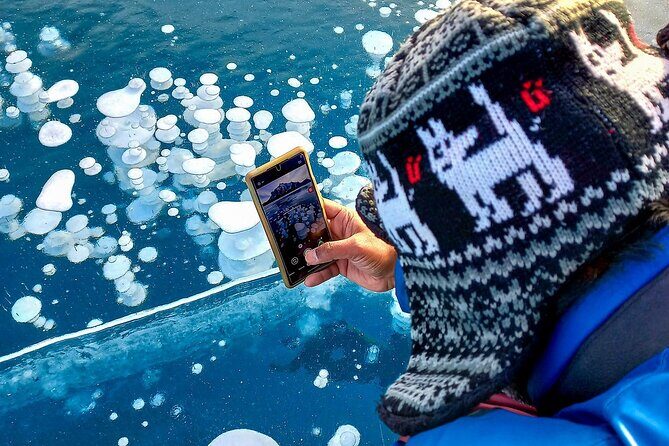 Ice Bubble Adventure on Abraham Lake - Key Points