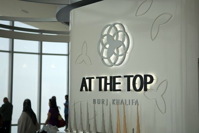 Iconic Burj Khalifa Views Experience Dubai's Skyline - Key Points