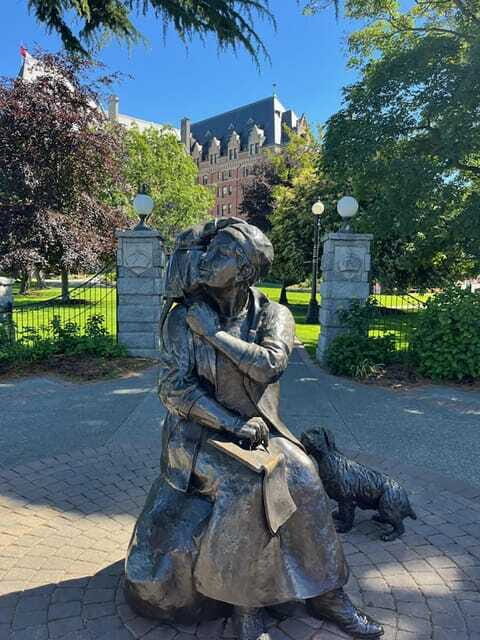 Iconic & Obscure Victoria Walking Tour - The Sum Up