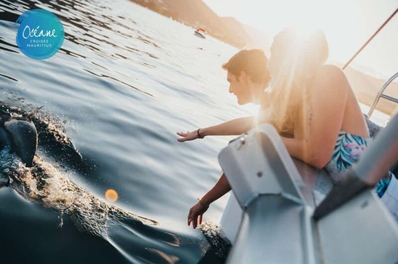 Ile Aux Bénitiers : Private Cataman Cruise w/ Gourmet Lunch - Introduction