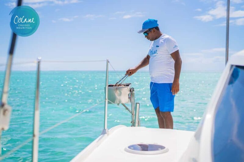 Ile Aux Bénitiers : Private Cataman Cruise w/ Gourmet Lunch - FAQ