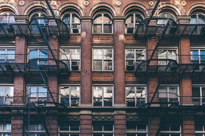Immersive Murder Mystery in Manhattan - Scavenger Hunt Experience - Discovering Manhattans Hidden Corners