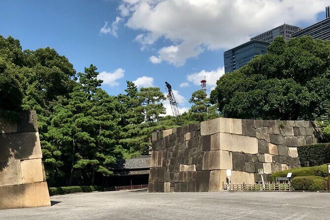 Imperial Palace East Garden and Heritage of Edo Castle Tour - A Step Back in Time at Wadakura Fountain Park