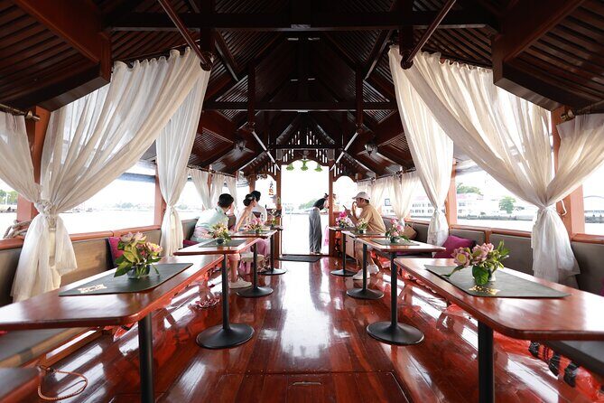Instagram Photo Tour with Wat Arun and River Cruise - Practical Tips