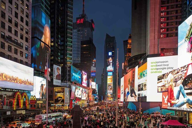 Interactive Mystery Hunt by Empire State Building in NYC - Who Would Enjoy This Tour?