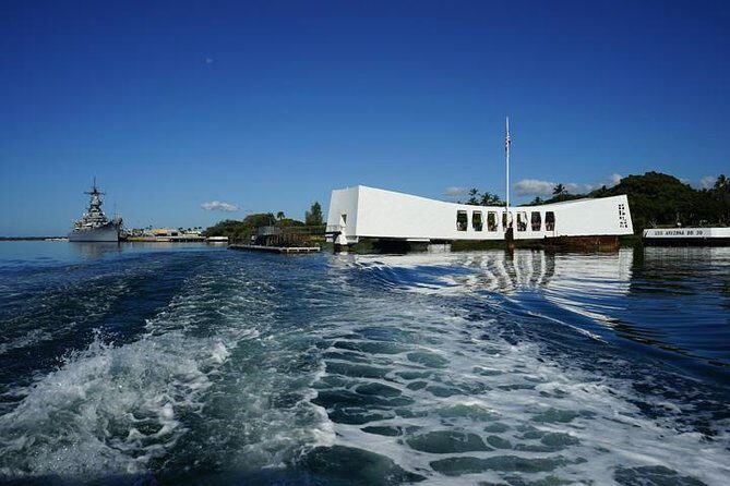 Intimate WWII: Honor our Heroes and Historic Honolulu Tour With Lunch - Key Points