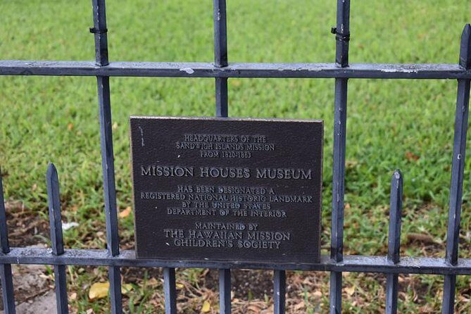 Intimate WWII: Honor our Heroes and Historic Honolulu Tour With Lunch - An Informative Dive into the Itinerary