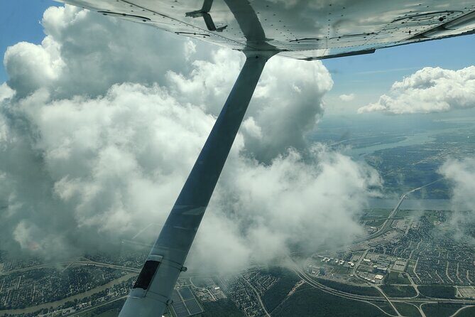 Introduction to Airplane Piloting in Gatineau-Ottawa - A Closer Look at the Experience