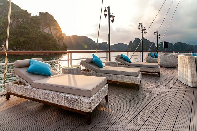 Iris Cruise 5 Star Luxury Halong Bay Day Tour from Harbor - The Experience of a Luxury Cruise