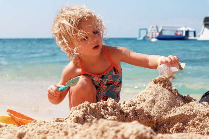 Isla Mia Roots with Tranfer - The Beach Experience