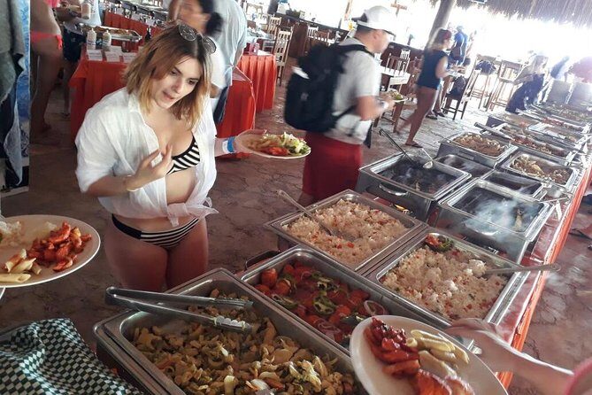 Isla Mujeres Catamaran Open Bar & Transportation from Cancun - The Sum Up
