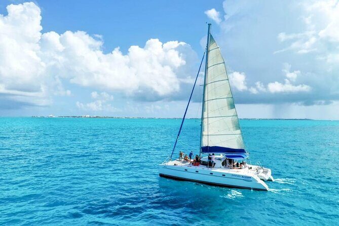 Isla Mujeres: Catamaran Tour with Snorkeling Food, Drinks, Beach - Exploring Isla Mujeres Center