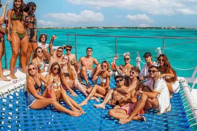 Isla Mujeres Cruise with Beach Club, Snorkel, Lunch and Open Bar - The Experience in Detail