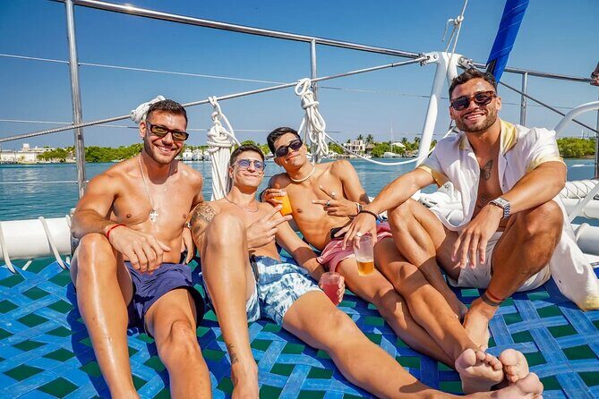 Isla Mujeres Cruise with Beach Club, Snorkel, Lunch and Open Bar - FAQ