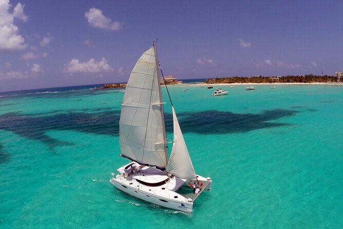 Isla Mujeres Snorkeling and beach club from Cancun - Key Points