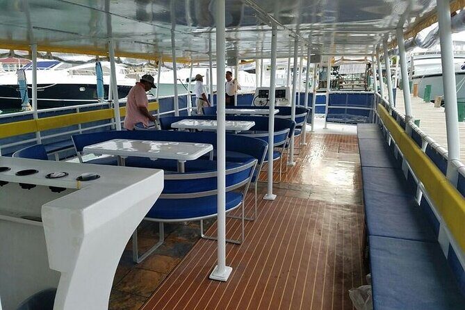 Isla Mujeres Unlimited! Party & Drinks from Cancun - The Beach Club Experience