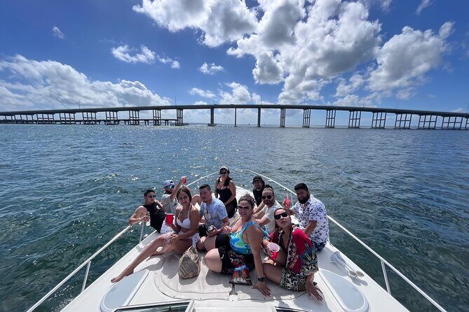 Island Fun Yacht Rental in Miami Beach - Introduction