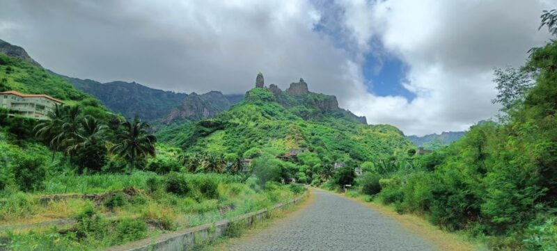 Island Tour specially designed for cruise guests - Transportation and Group Size: Why It Matters