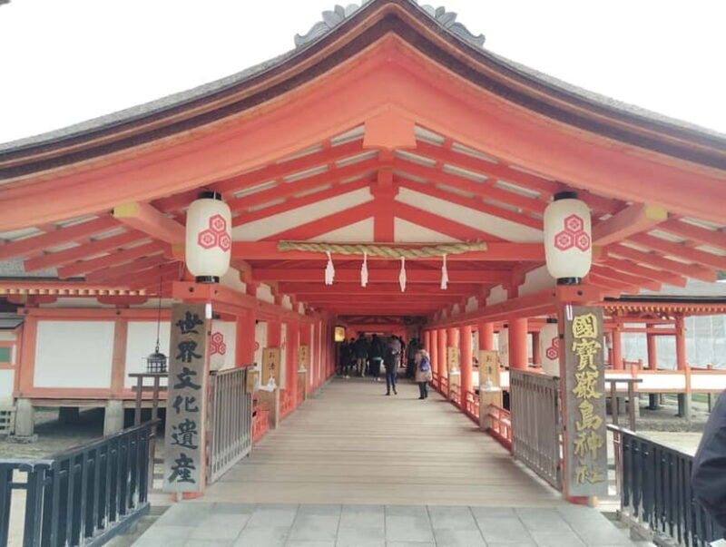 Itsukushima Shrine: Guided Tour with a Local - Why This Tour is a Great Choice