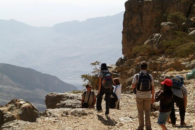 Jabl Shams and Nizwa private and custom tour - Key Points