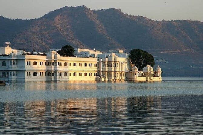 Jagmandir Island And Sunset Boat Ride On Lake Pichola, Udaipur Without Transfers - FAQ
