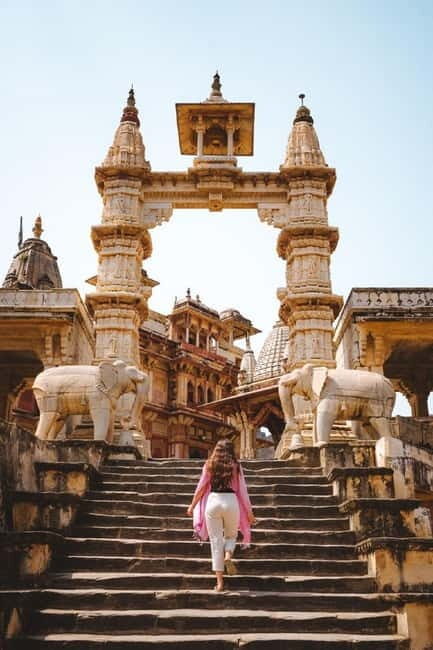 Jaipur: Amber Fort, Stepwell & Blind Love Temple Guided Tour - A Closer Look at the Tour Experience