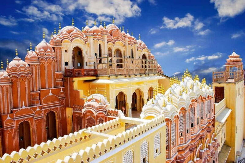 Jaipur: Amber Fort, Stepwell & Jal Mahal with Pickup - The Experience in Context