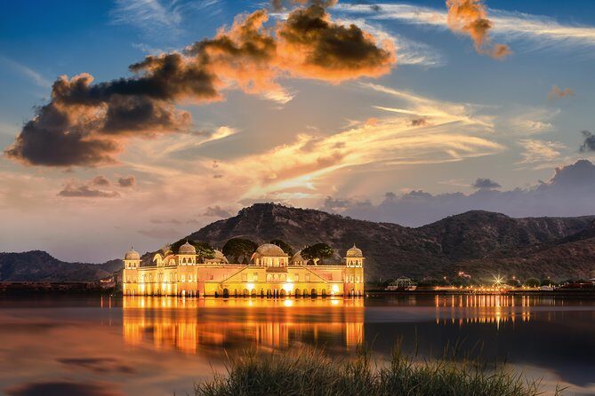 Jaipur City Tour from Delhi by Car or Rail: All Inclusive Package - An Introduction to the Jaipur Day Trip
