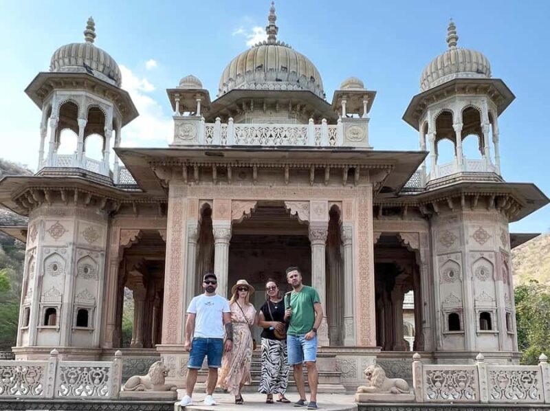 Jaipur: City Tour including Amber Fort and Monkey Temple - FAQ