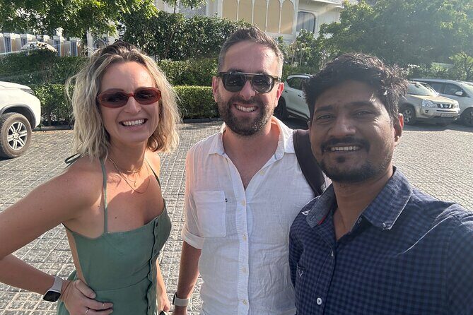 Jaipur Full-Day Tour with Car Guide, Flower Market & Bazaars - FAQs