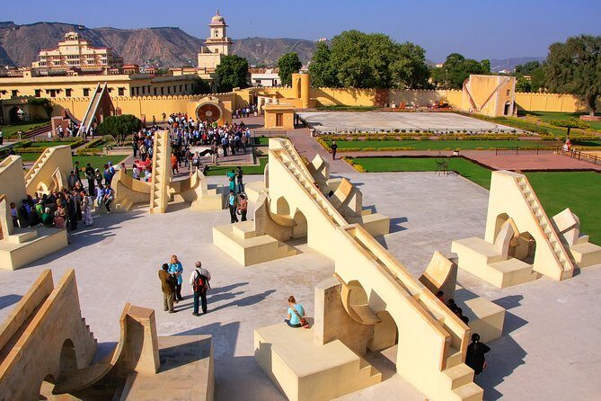Jaipur Guided City Tour: City Palace, Jantar, Hawa & Jal Mahal - The Itinerary in Detail: What You Can Expect