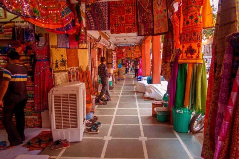 Jaipur: Half-Day Heritage Walking Tour with Local Market - Why This Tour Works for You