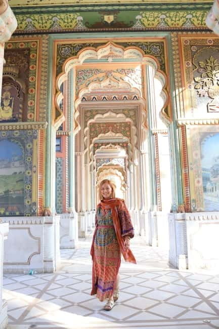 Jaipur: Patrika Gate Professional Photoshoot with Local - FAQ