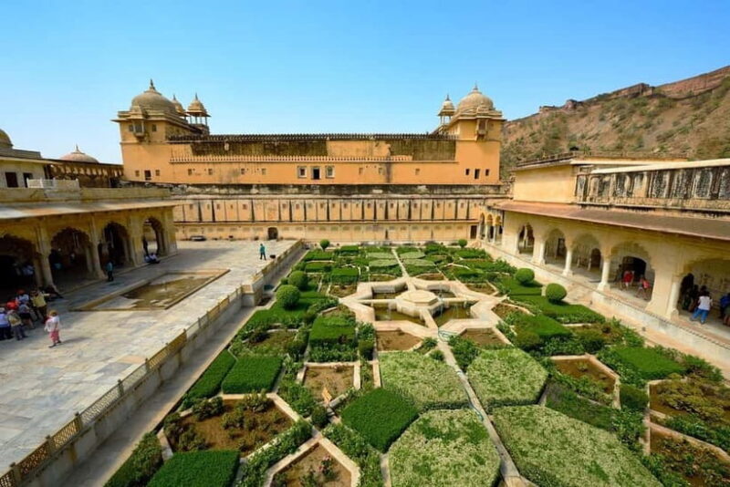 Jaipur: Private City Tour with Car, Guide, Tickets & Lunch - What to Expect from This Jaipur Full-Day Tour